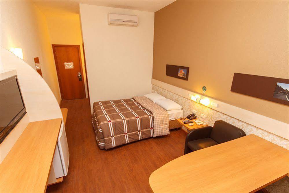 Hotel 10 Itajai/Navegantes Bagian luar foto